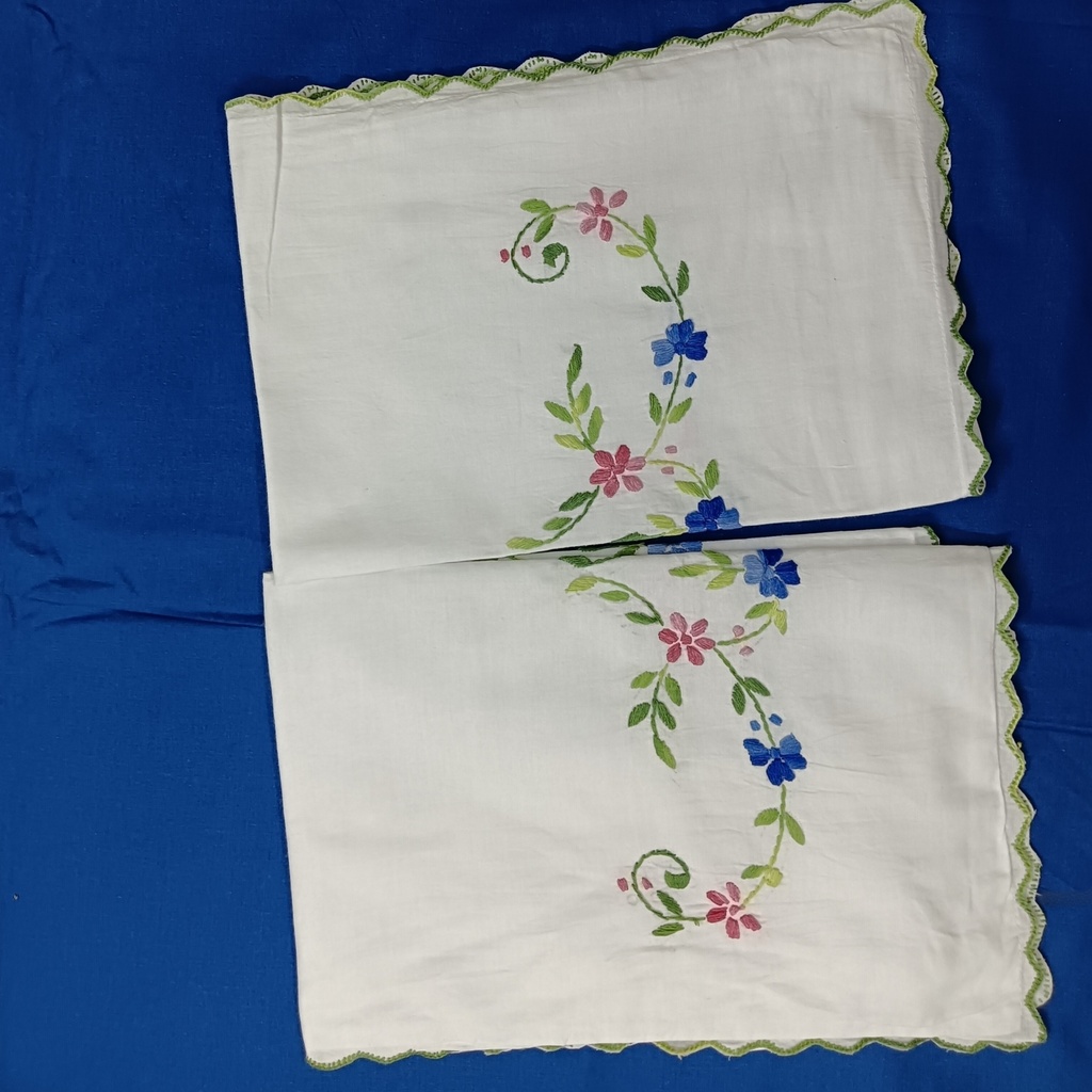 Green Scarlet Cushion Cover